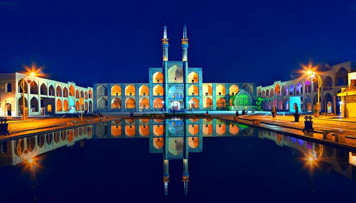 Iran opens up to fully vaccinated tourists