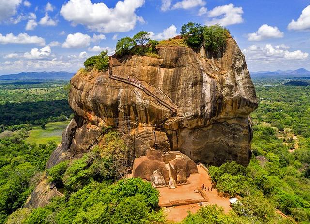 Sri Lanka lures $1b tourism investment proposals