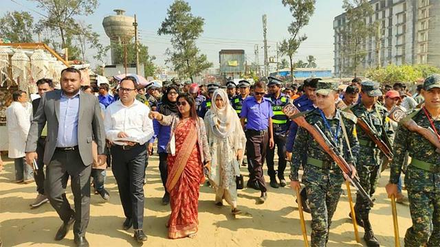 কক্সবাজার সৈকতে অবৈধ স্থাপনা উচ্ছেদ অভিযান শুরু