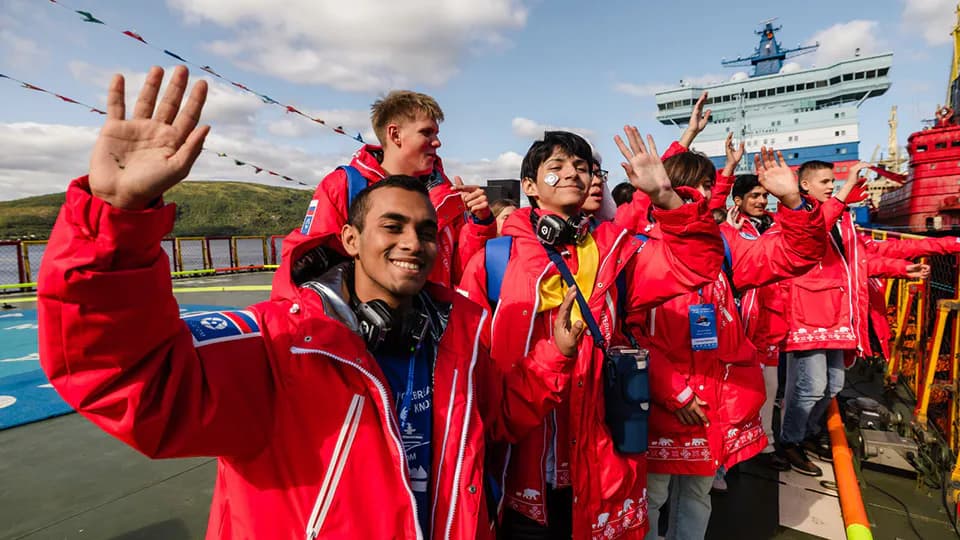 Bangladeshi student completes North Pole expedition aboard nuclear icebreaker
