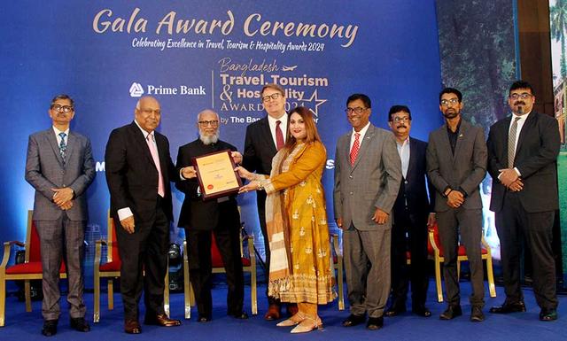 কক্সবাজারে সেরা সমুদ্র সৈকত হোটেল পুরস্কার পেল সি পার্ল