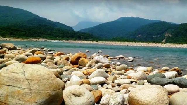 সাদা পাথর এলাকায় পর্যটন কেন্দ্র বন্ধ ঘোষণা