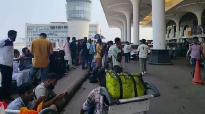 শাহজালালে বাড়ছে ভোগান্তি , চাকরি হারানোর শঙ্কায় প্রবাসীরা