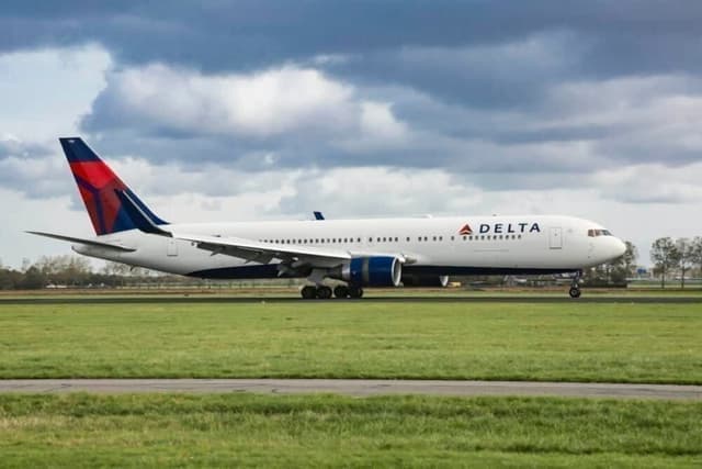 Delta plans to strong summer as losses continue