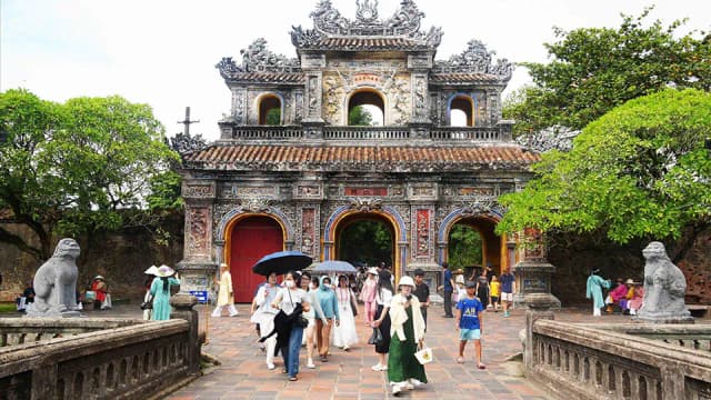 Vietnam sets sights on 50m int’l tourists by 2030