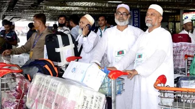হজের ফিরতি ফ্লাইটেও বিড়ম্বনা অব্যাহত