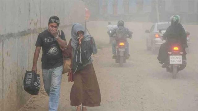 আজও বিশ্বের সবচেয়ে দূষিত শহরের শীর্ষে ঢাকা