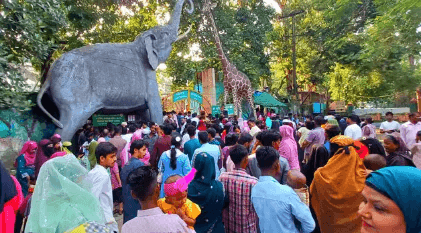 চট্টগ্রামে দর্শনীয় স্থানগুলোতে পর্যটকদের ঢল