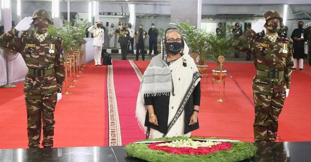 আজ জাতীয় শোক দিবস : বঙ্গবন্ধুর প্রতিকৃতিতে প্রধানমন্ত্রীর শ্রদ্ধা নিবেদন