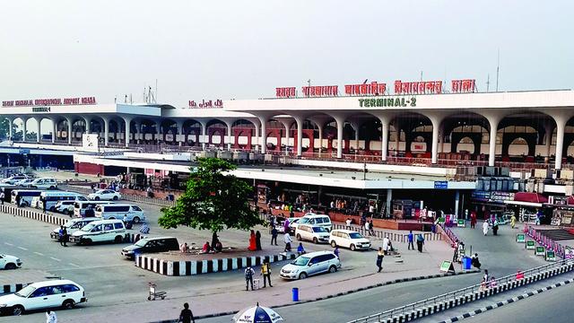 শাহজালালে অসদাচরণের দায়ে যাত্রীর অর্থদণ্ড