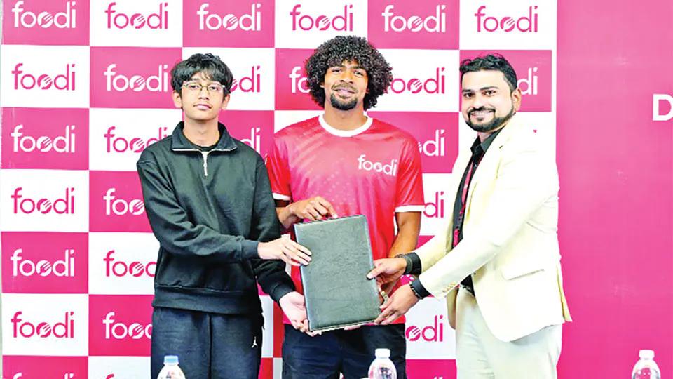 Hamza becomes Foodi's Brand Ambassador