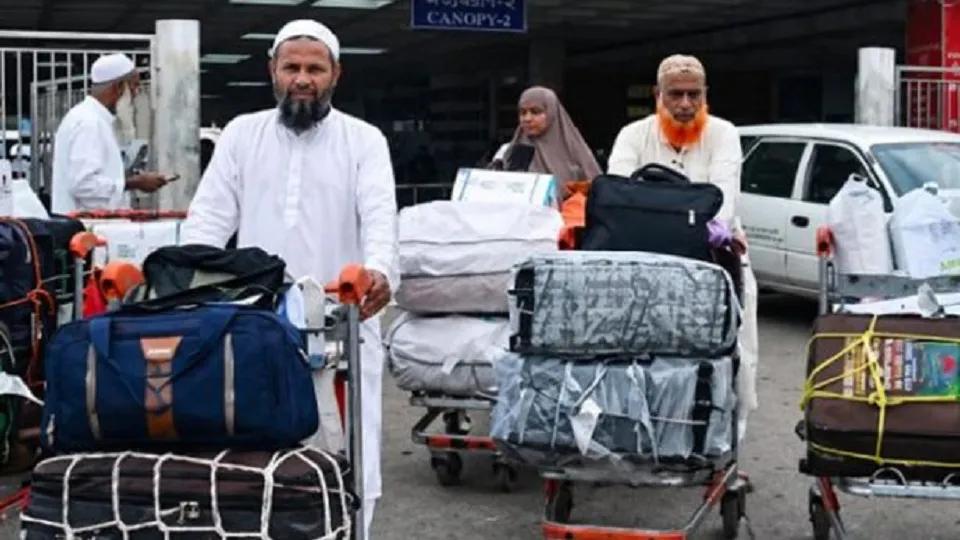 হজ শেষে ১৬৪ ফ্লাইটে দেশে ফিরলেন ৬৩ হাজার হাজি