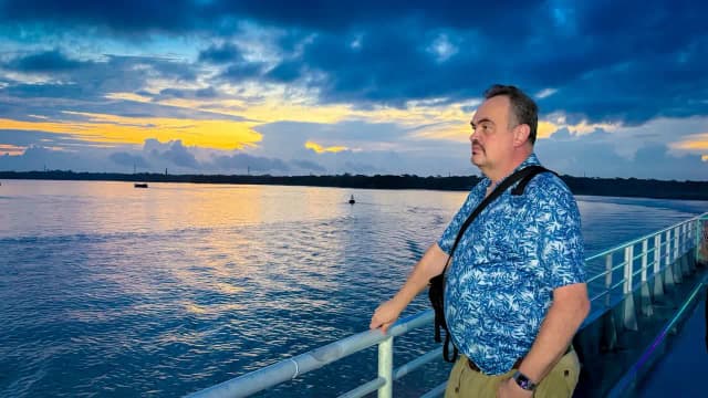 US Ambassador explores Barishalâs scenic waterways by boat