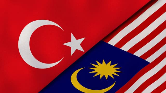 Malaysia eyes TÃŧrkiye model to expand Muslim-friendly, transit tourism