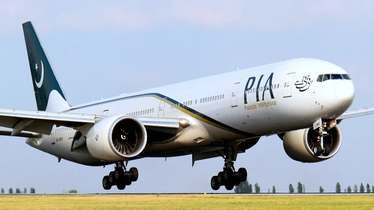 Pakistan seeks Boeing's help to expand PIA's fleet