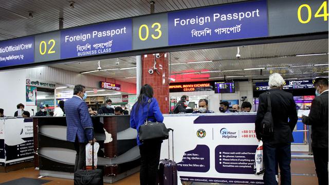 ইমিগ্রেশন পুলিশসহ ১০ জনকে বিমানবন্দর থেকে প্রত্যাহার