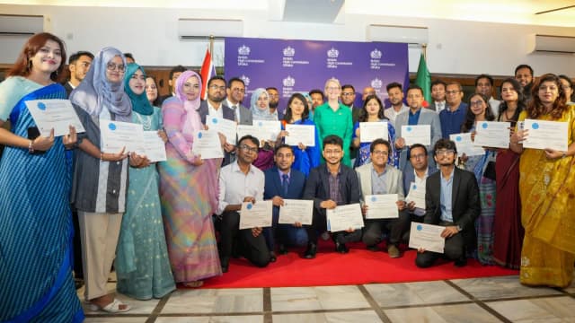 UK celebrates Bangladeshâs next generation of Chevening, Commonwealth scholars