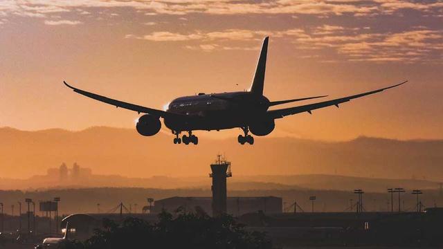 UAE airlines resume services to Iran