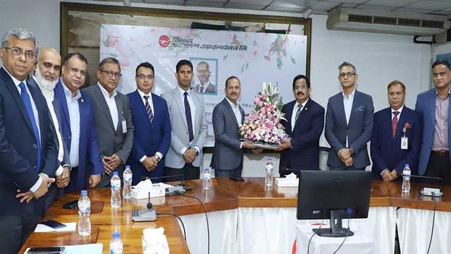 বিমানের বিদায়ী এমডিকে সংবর্ধনা