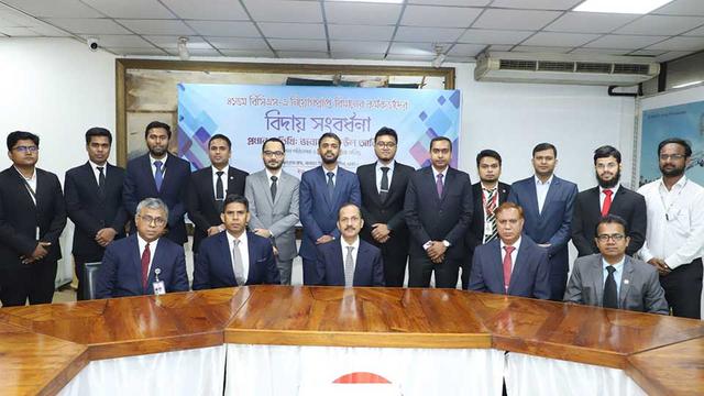 বিসিএস-এ নিয়োগ পাওয়া ১২ কর্মকর্তাকে সংবর্ধনা দিলো বিমান
