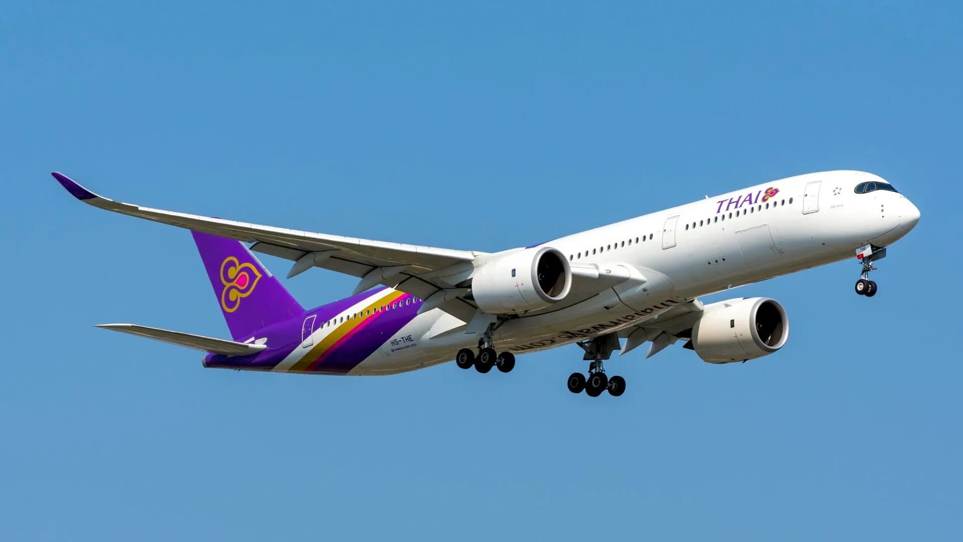Thai Airways waives date change fee for flood-hit travelers