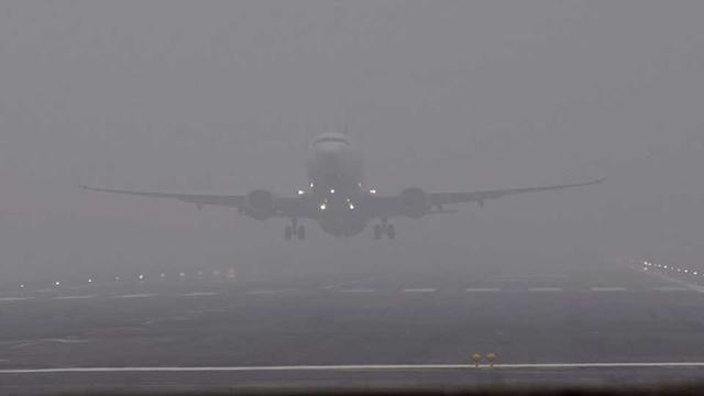 কুয়াশায় ঝাপসা শাহজালাল বিমানবন্দর, ৪ ফ্লাইট গেল চট্টগ্রাম