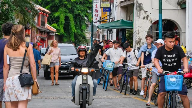 Malaysia edges past Thailand in race for Southeast Asian tourists