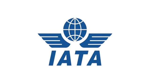 Global air passenger demand declines, cargo traffic posts strong growth