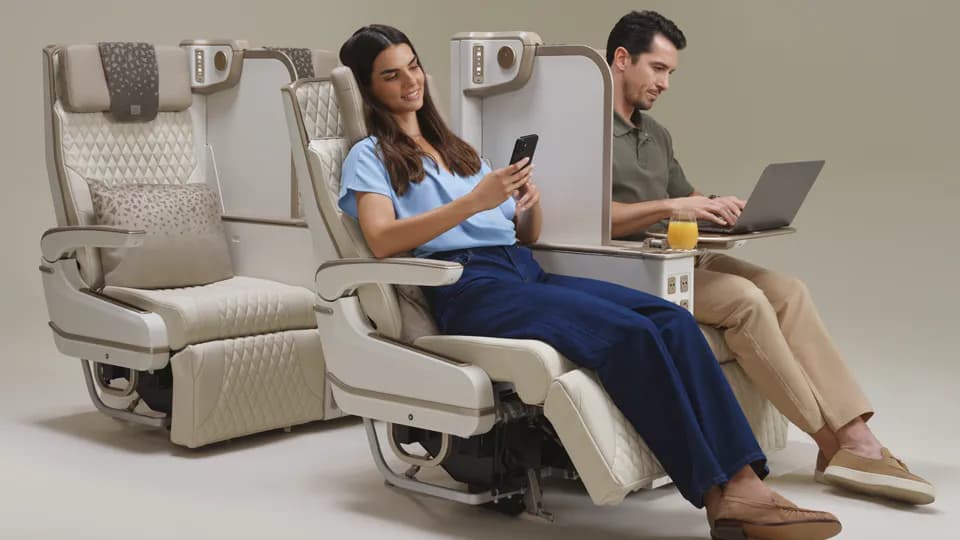 Emirates introduces world’s first electric Premium Economy seat with full-height privacy screen