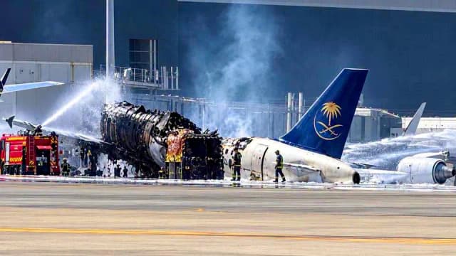 Saudia pilot killed, aircraft damaged in missile attack on Riyadh airport