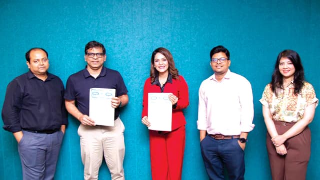 Mousumi Mou signs deal as Ispahani Mirzapore Tea ambassador