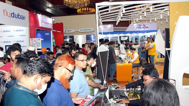 ‘ঢাকা ট্রাভেল মার্ট’ - শেষ দিনে লোকারণ্য, মূল্যছাড়ের ছড়াছড়ি