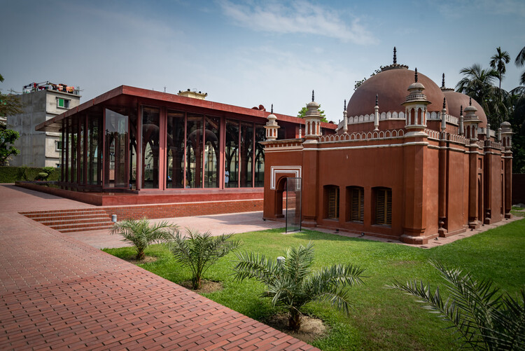 Doleshwar mosque wins Unesco award
